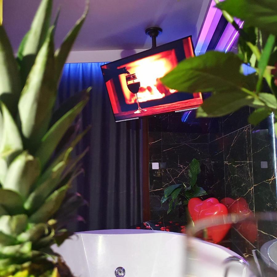 Jacuzzi Glass-House Central Station Красков Екстериор снимка